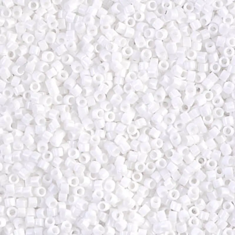 MIYUKI DELICA 11/0 OPAQUE CHALK WHITE DB0200 X 10 GRAMOS  1