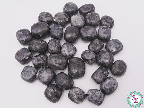 PIEDRA NATURAL MEDIANA TMBOREAD LABRADORITA GRIS 20-30MM