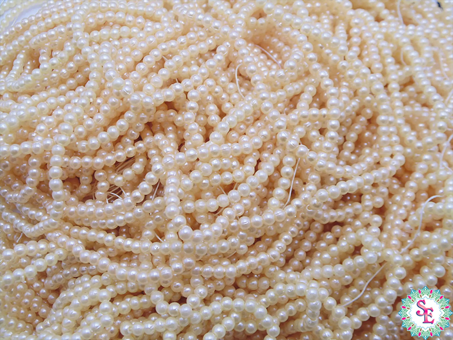 PERLA DE PLASTICO # 4MM CURUBA PQ*500 GRAMOS  1