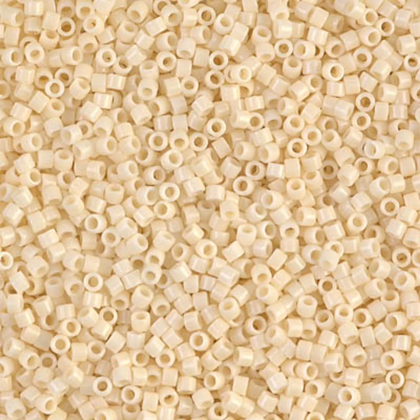 MIYUKI DELICA 11/0 OPAQUE CREAM DB0732 X 10 GRAMOS 1