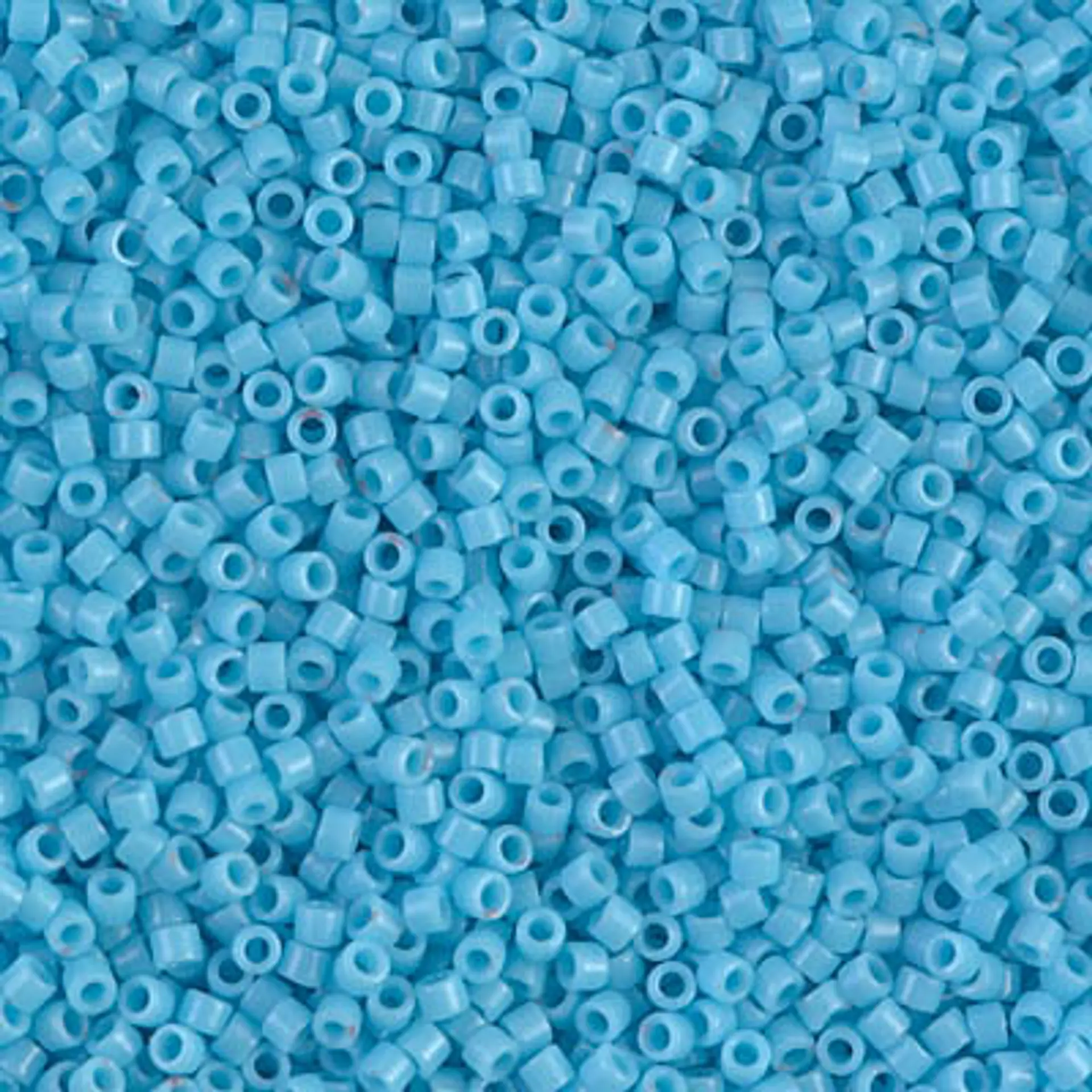 MIYUKI DELICA 11/0 OPAQUE LIGHT BLUE DB725 X 10 GRAMOS  1