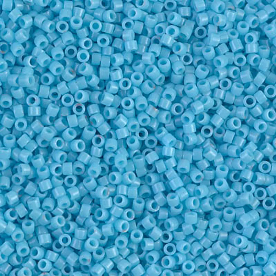 MIYUKI DELICA 11/0 OPAQUE LIGHT BLUE DB725 X 10 GRAMOS  1