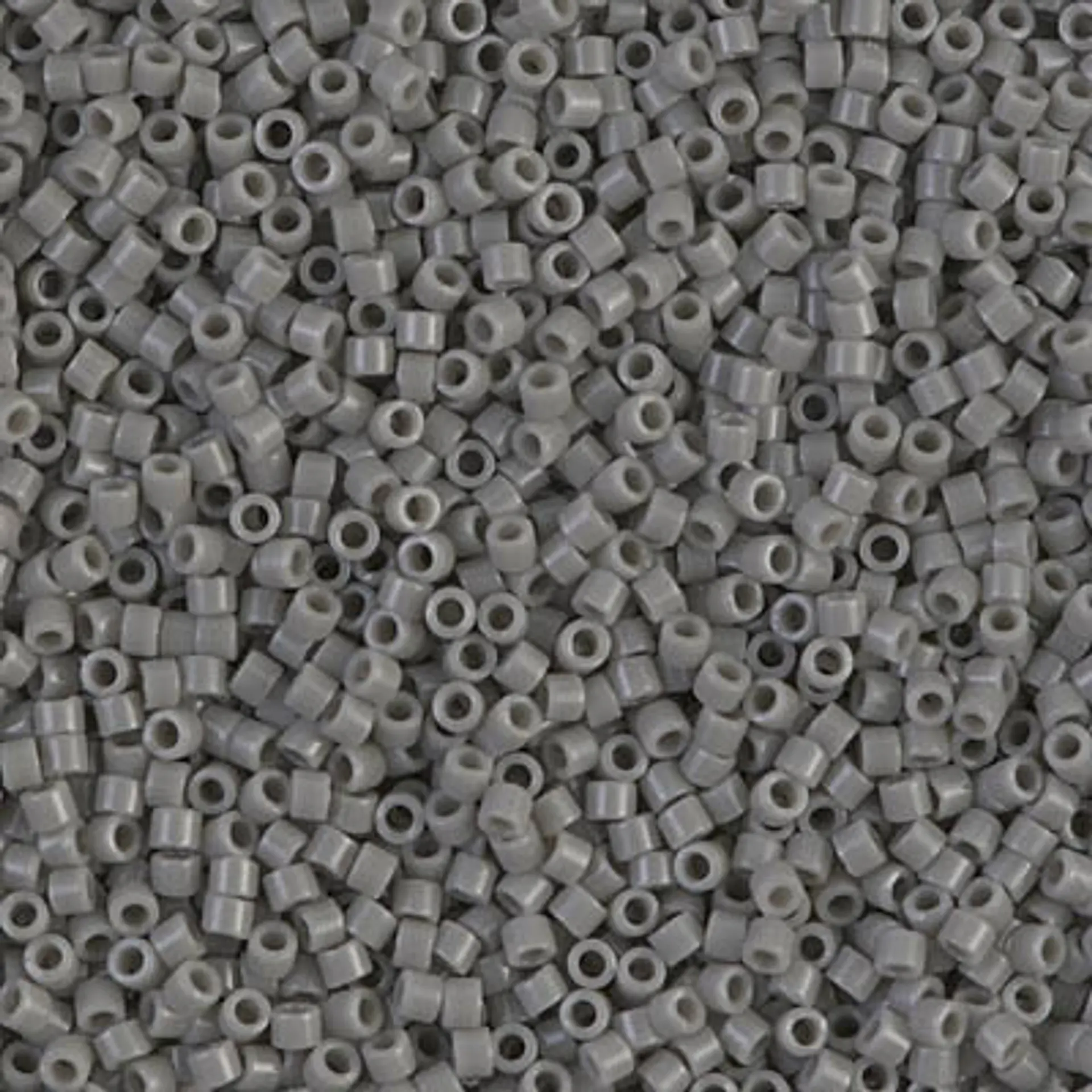 MIYUKI DELICA 11/0 OPAQUE GREY  DB0731 X 10 GRAMOS  1
