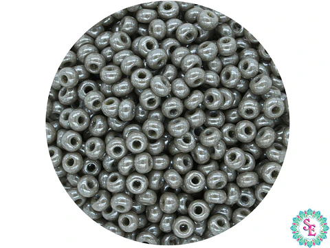 CHAQUIRA CHECA 10/0 (2MM) GRIS PERLADO X 20 GRAMOS (2020 UND APROX)