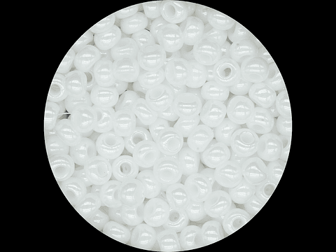 CHAQUIRA CHECA 8/0 (3MM) BLANCO PERLADO X 20 GRAMOS (792 UND APROX)