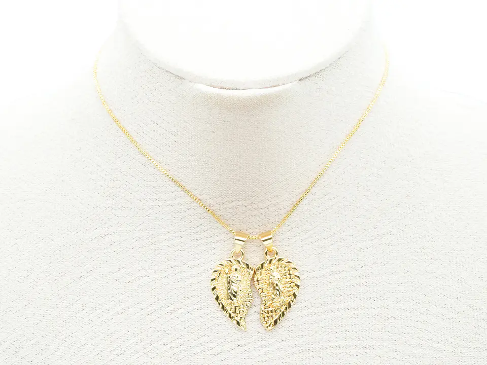 RODIO DORADO DIJE CORAZON MITAD SAN BENITO Y GUADALUPE 22MM  3