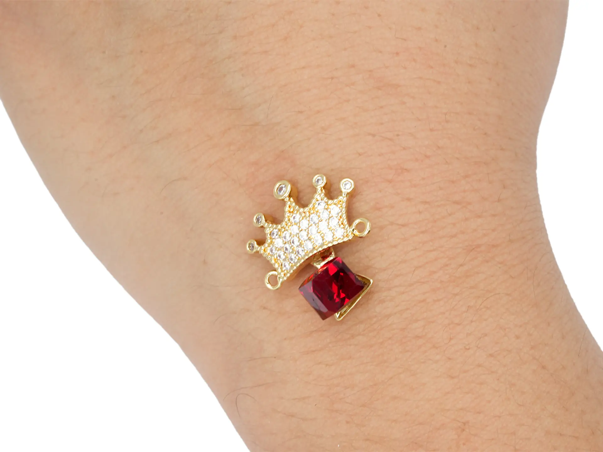 RODIO DORADO CENTRO CORONA CUBO ROJO ZIRCON 17*21MM 2