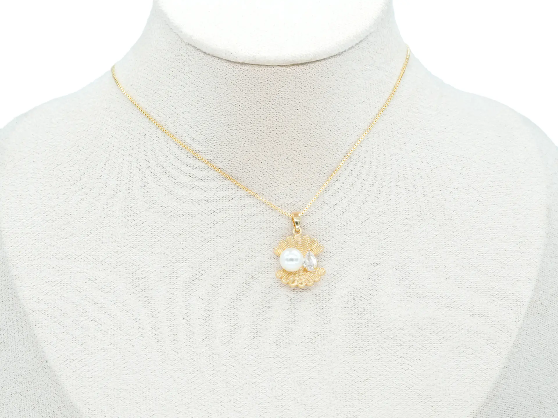 RODIO DORADO DIJE CONCHA ABIERTA PERLA ZIRCON 18*15MM 2
