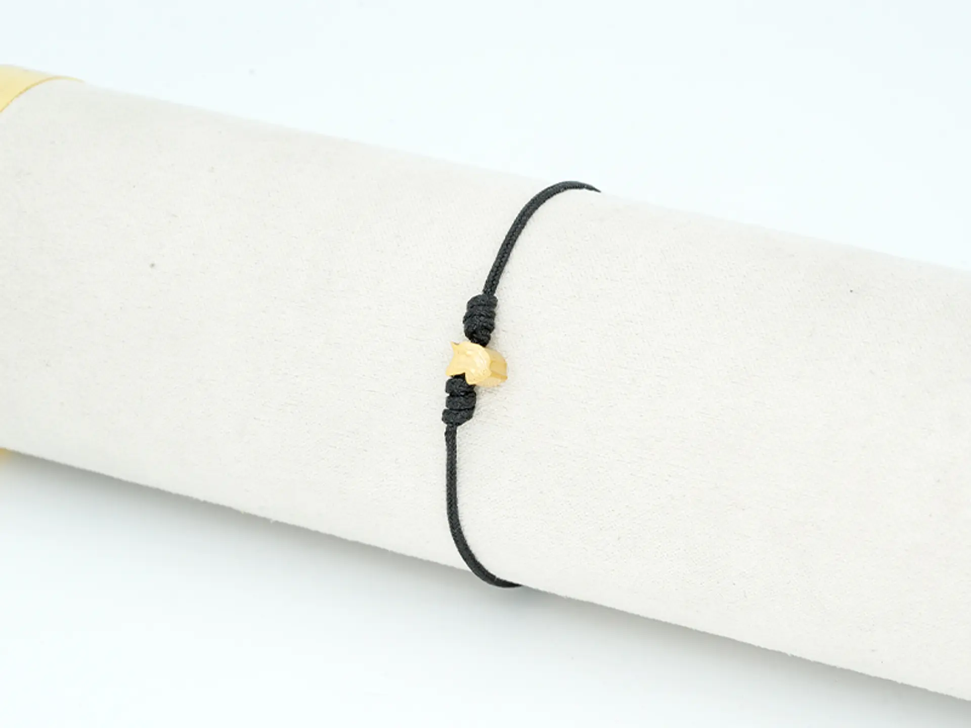 PULSERA DORADA ACERO CENTRO HILO 147 2