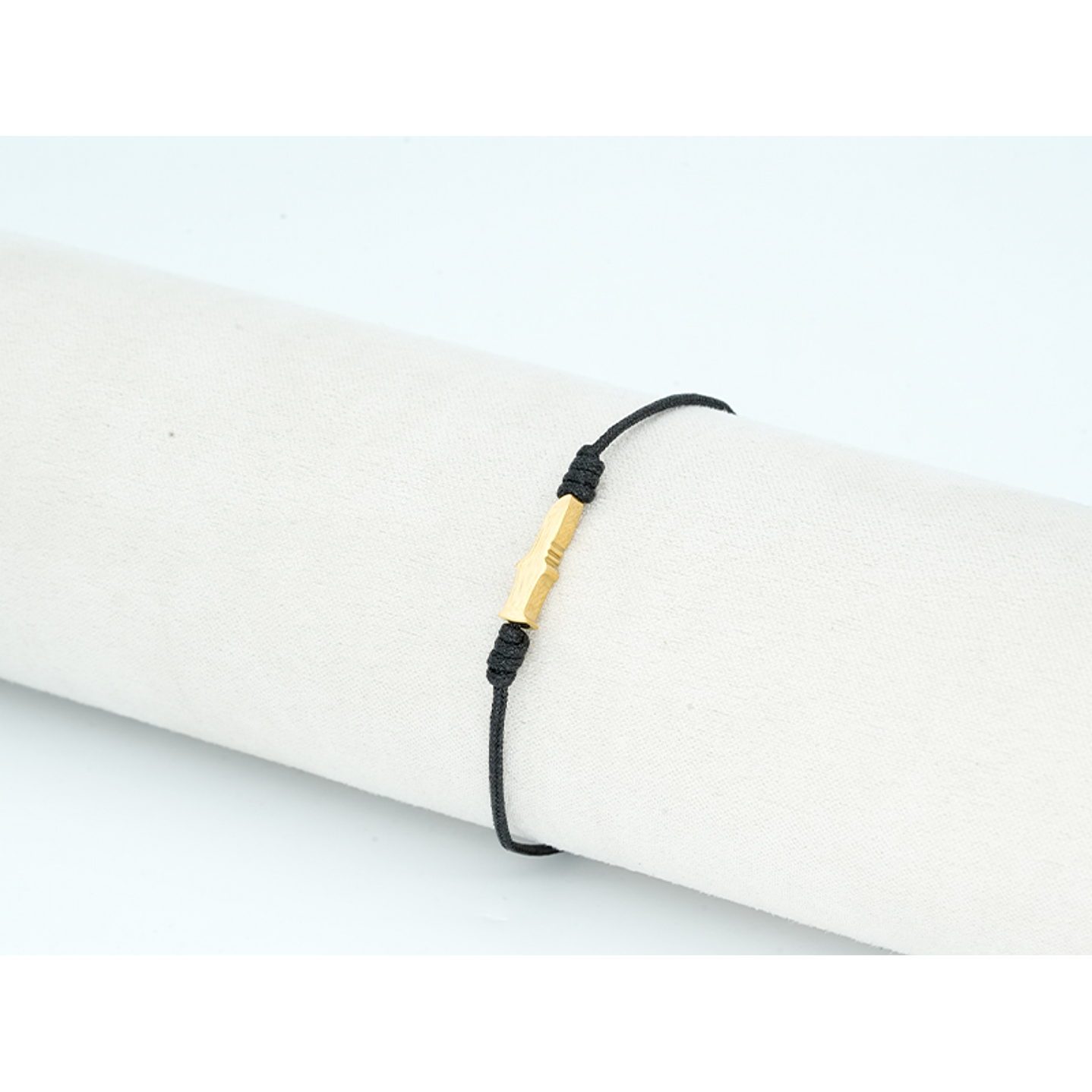 PULSERA DORADA ACERO CENTRO HILO 143 2