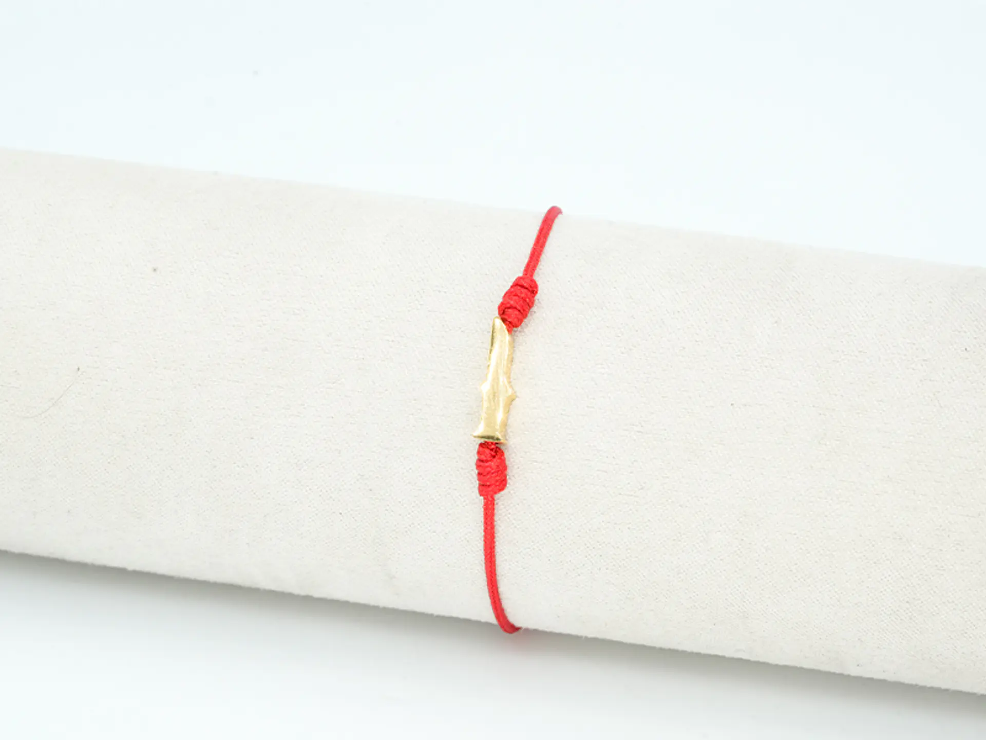 PULSERA DORADA ACERO CENTRO HILO 143 1