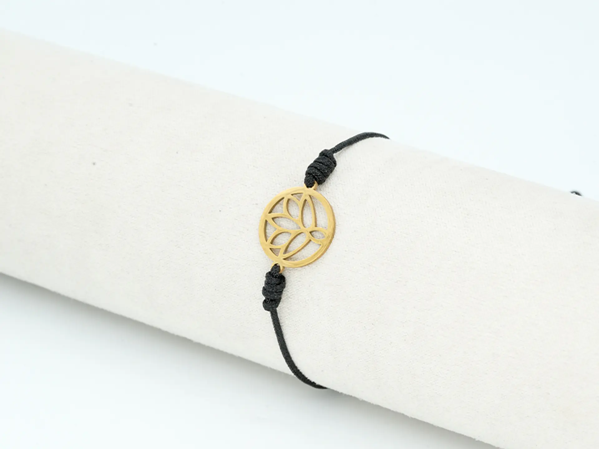 PULSERA DORADA ACERO CENTRO HILO 210 2