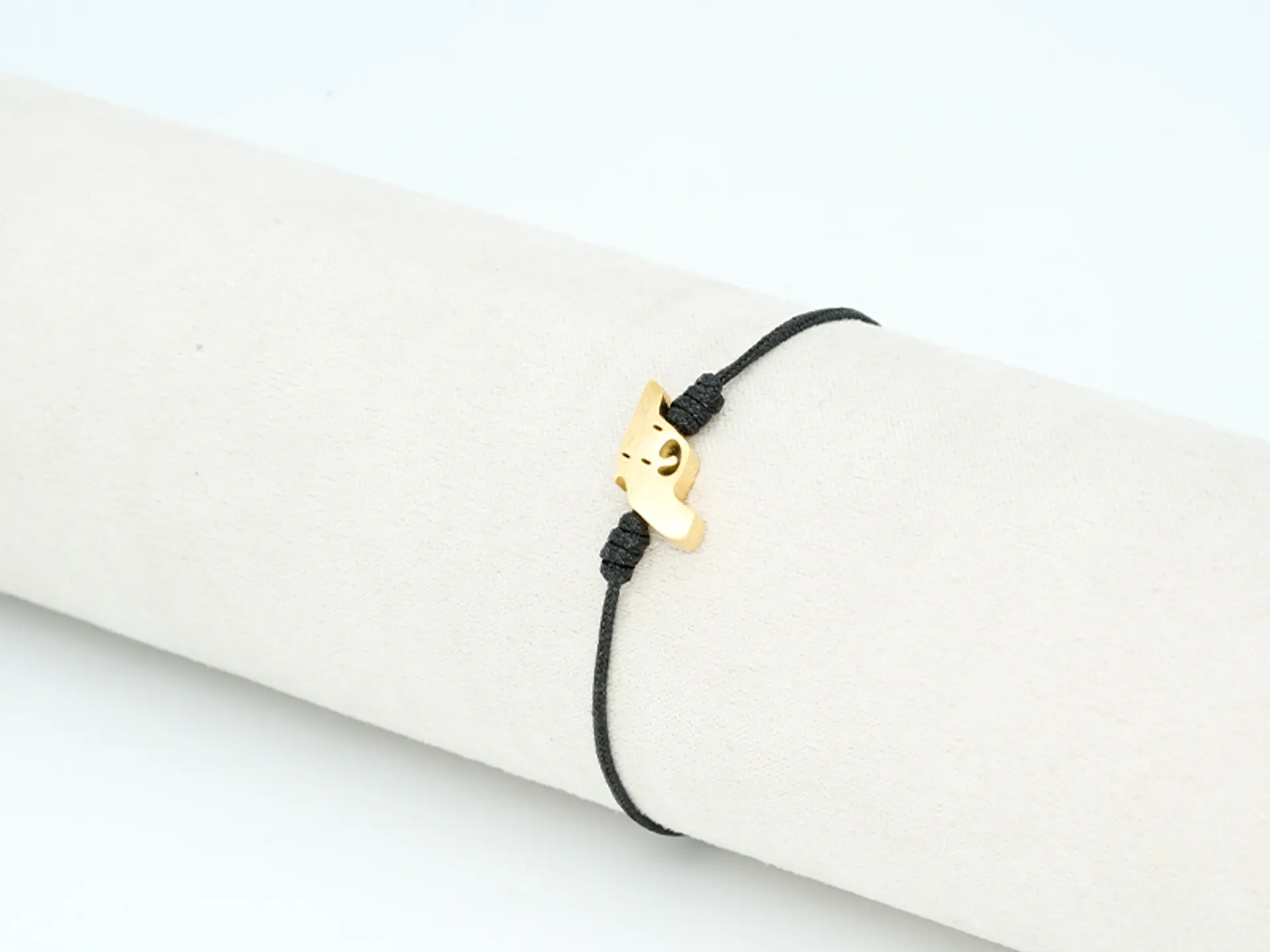 PULSERA DORADA ACERO CENTRO HILO 145 2