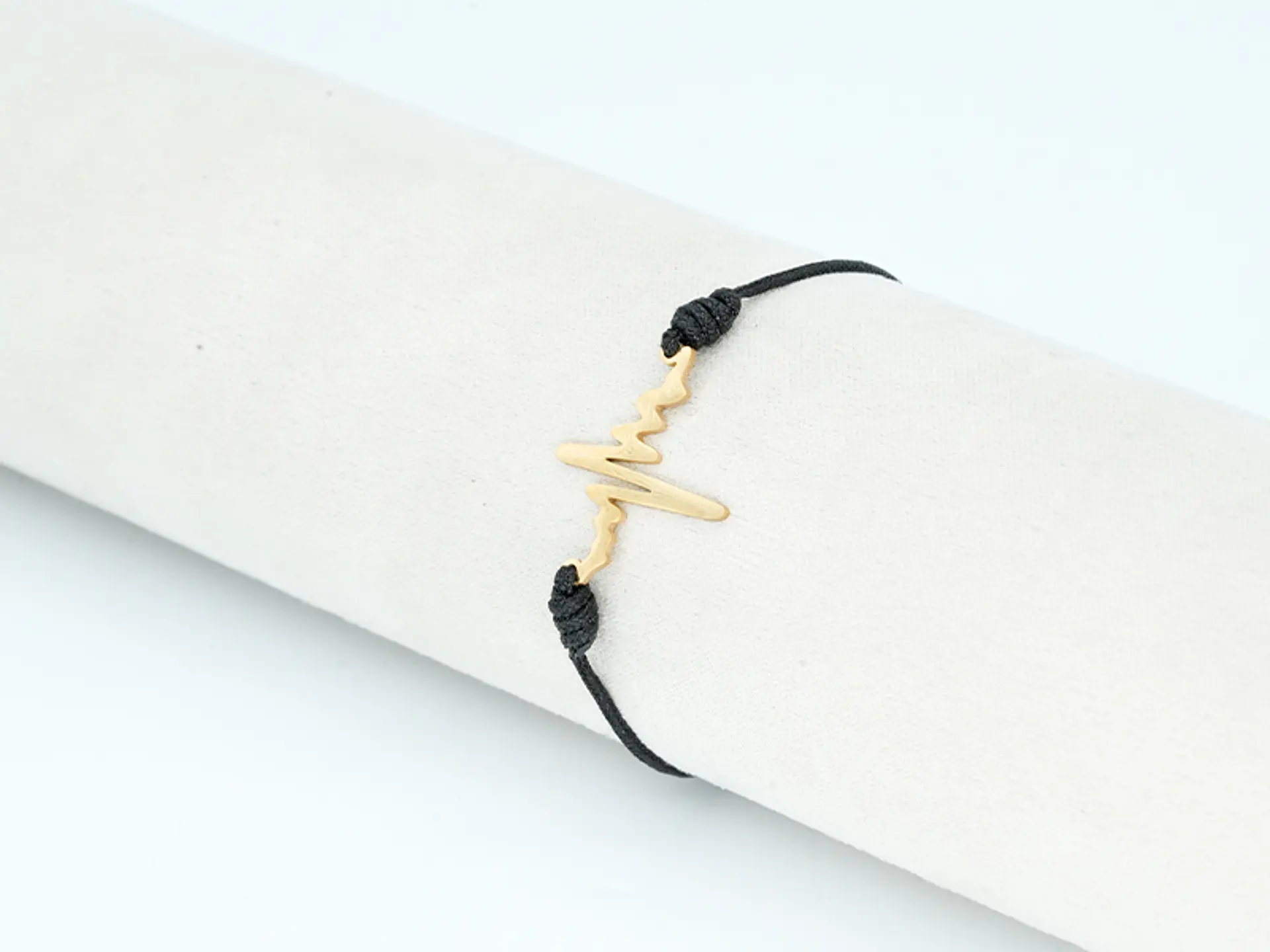 PULSERA DORADA ACERO CENTRO HILO 216 2
