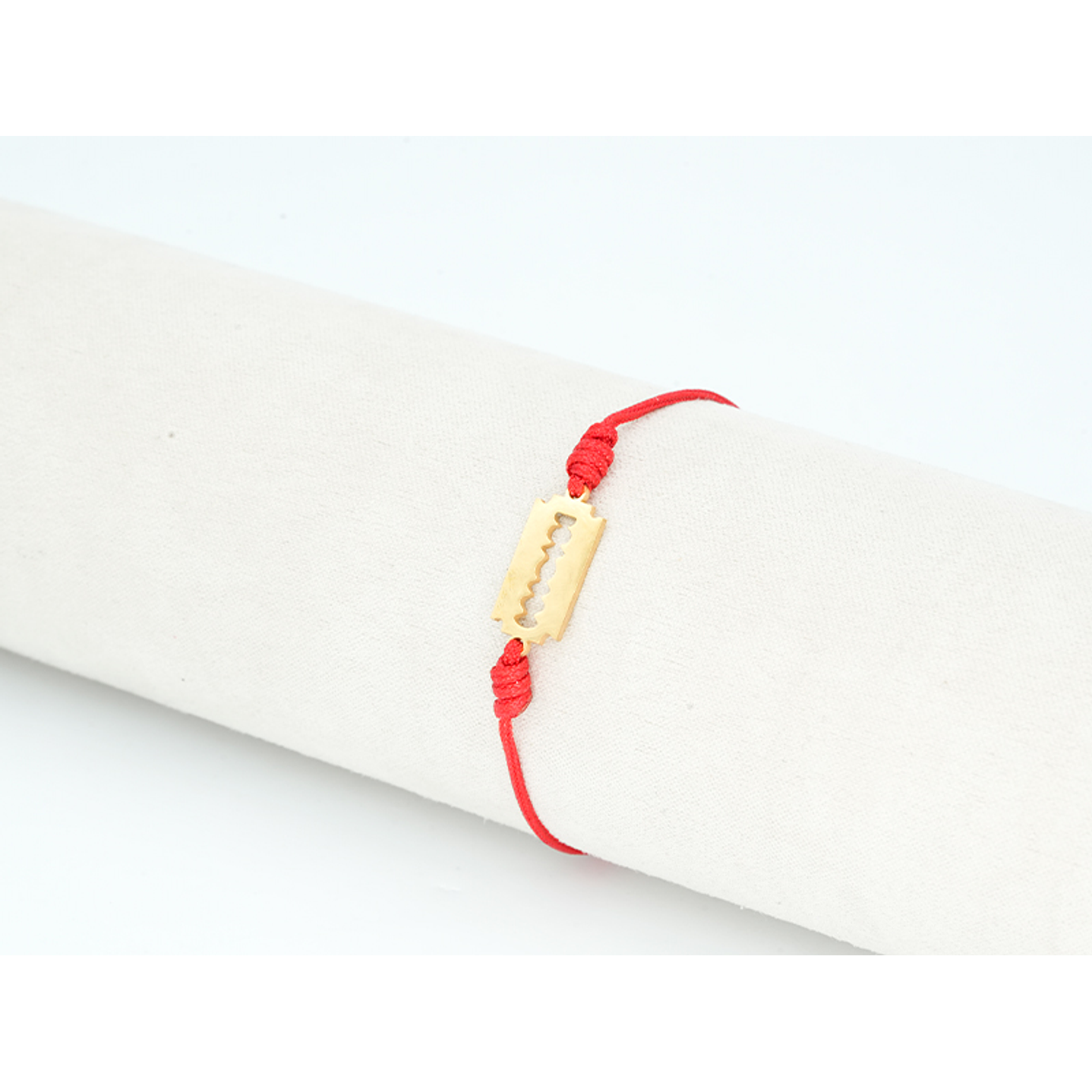 PULSERA DORADA ACERO CENTRO HILO 228 1