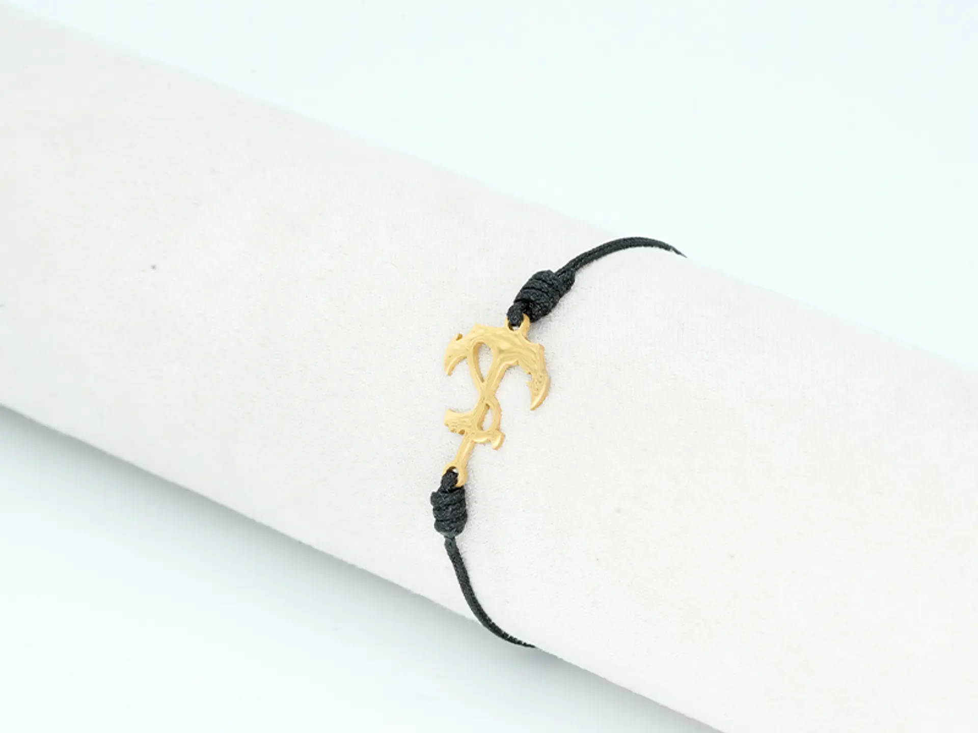 PULSERA DORADA ACERO CENTRO HILO 212 2