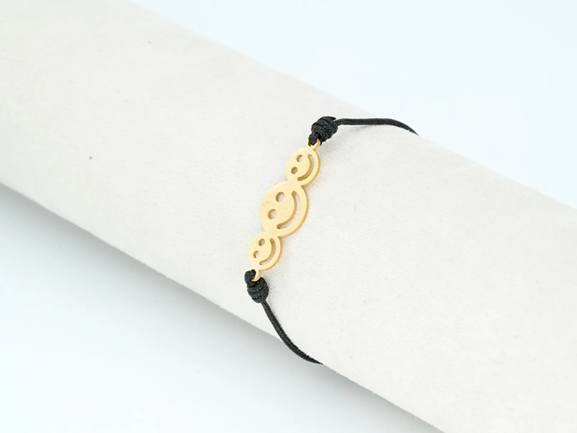 PULSERA DORADA ACERO CENTRO HILO 233 2