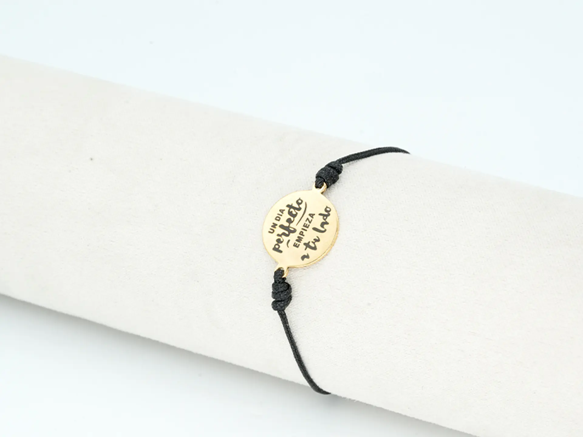 PULSERA DORADA ACERO CENTRO HILO 27 2