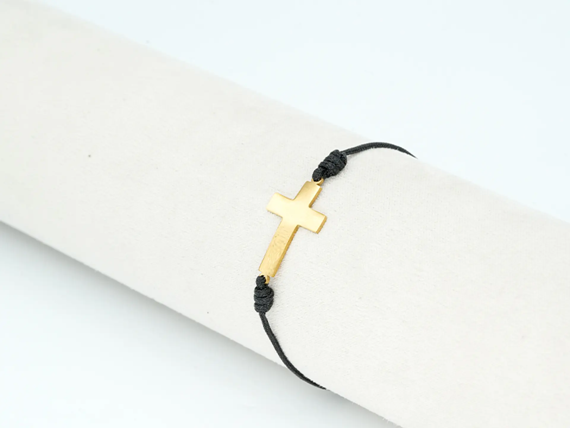 PULSERA DORADA ACERO CENTRO HILO 261 2