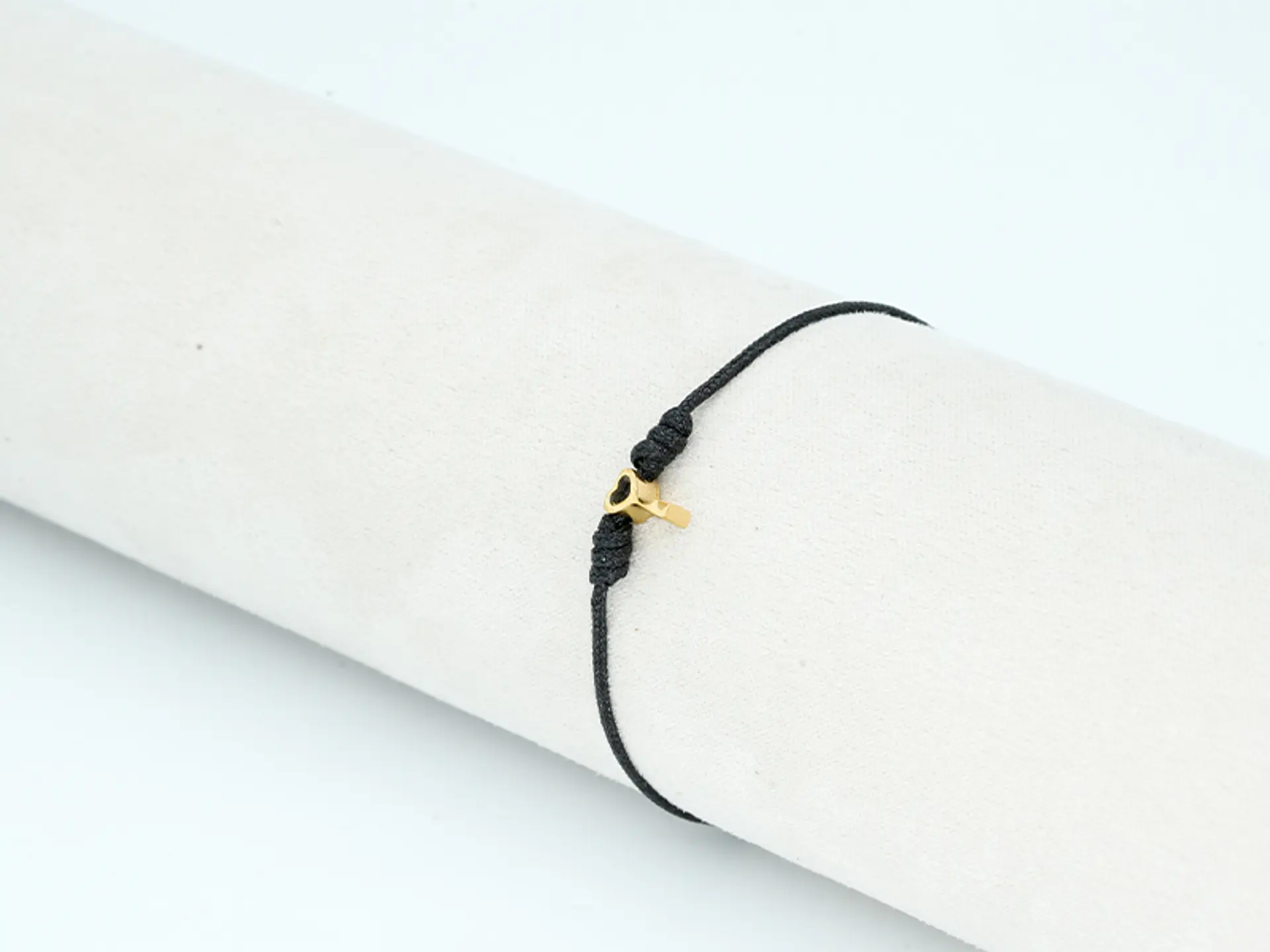 PULSERA DORADA ACERO CENTRO HILO 142 2