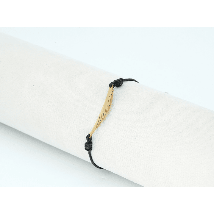 PULSERA DORADA ACERO CENTRO HILO 220 2