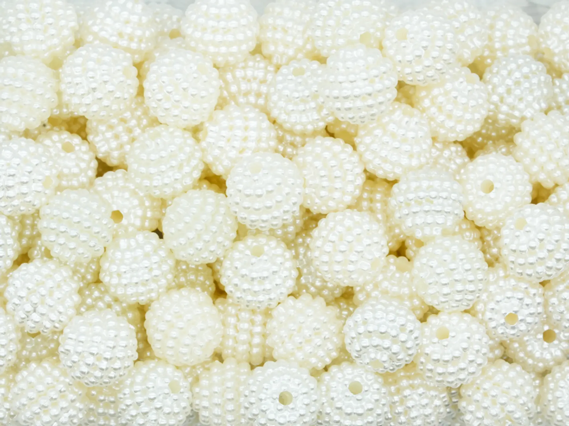 PERLA ACRILICA MORA BEIS 10MM POR 25 GRAMOS  1