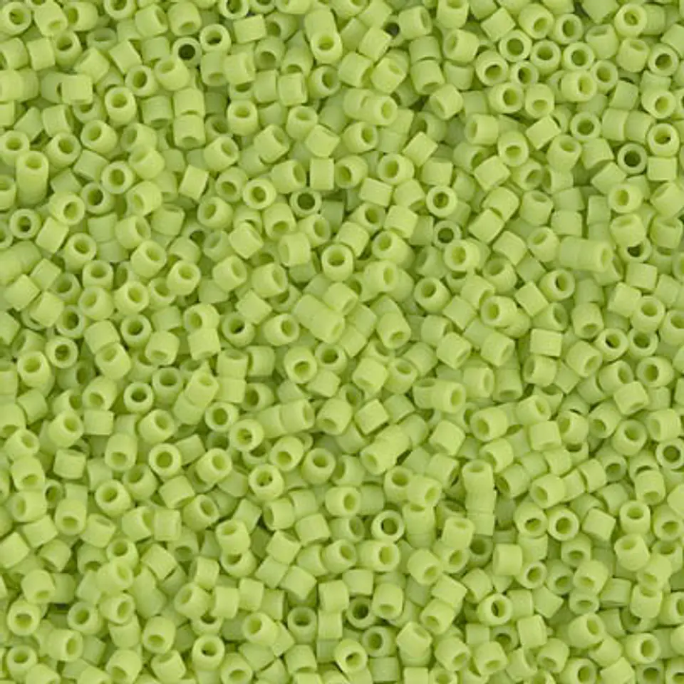 MIYUKI DELICA 11/0 VERDE CHARTREUSE OPACO MATT DB0763 POR 10 GRAMOS  1