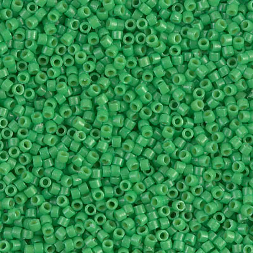 MIYUKI DELICA 11/0 OPACO FIJI VERDE DB2126 X 10 GRAMOS  1