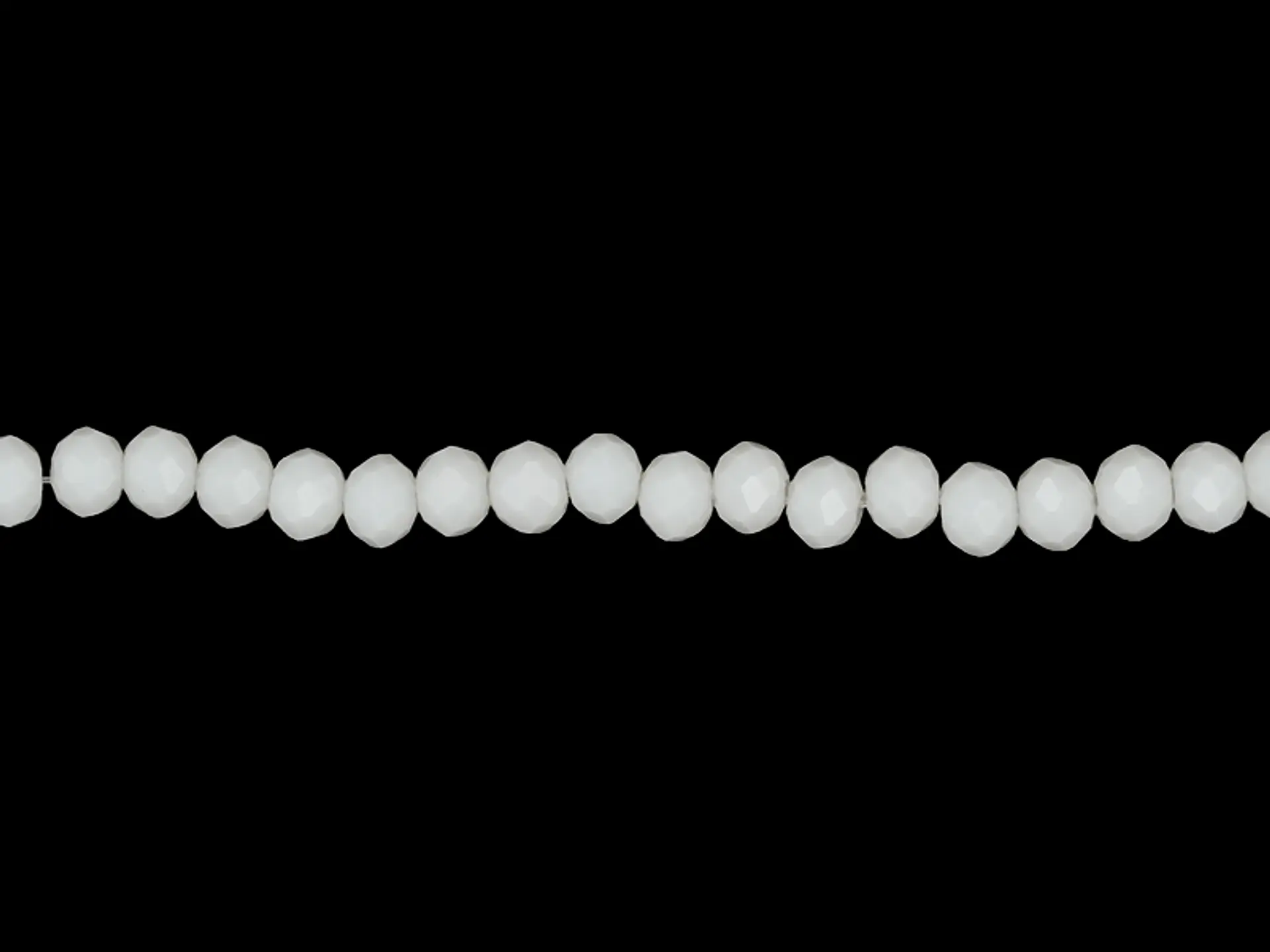 CRISTAL MURANO BLANCO CREMA MATE # 4MM  TIRA 146 UND APROX  1