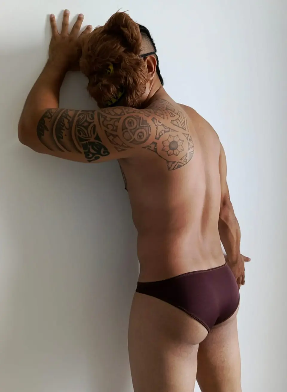 TANGA CLASICA MARRON 3