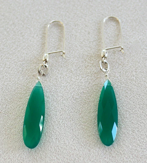 Aros de Plata con Calcedonia Verde.