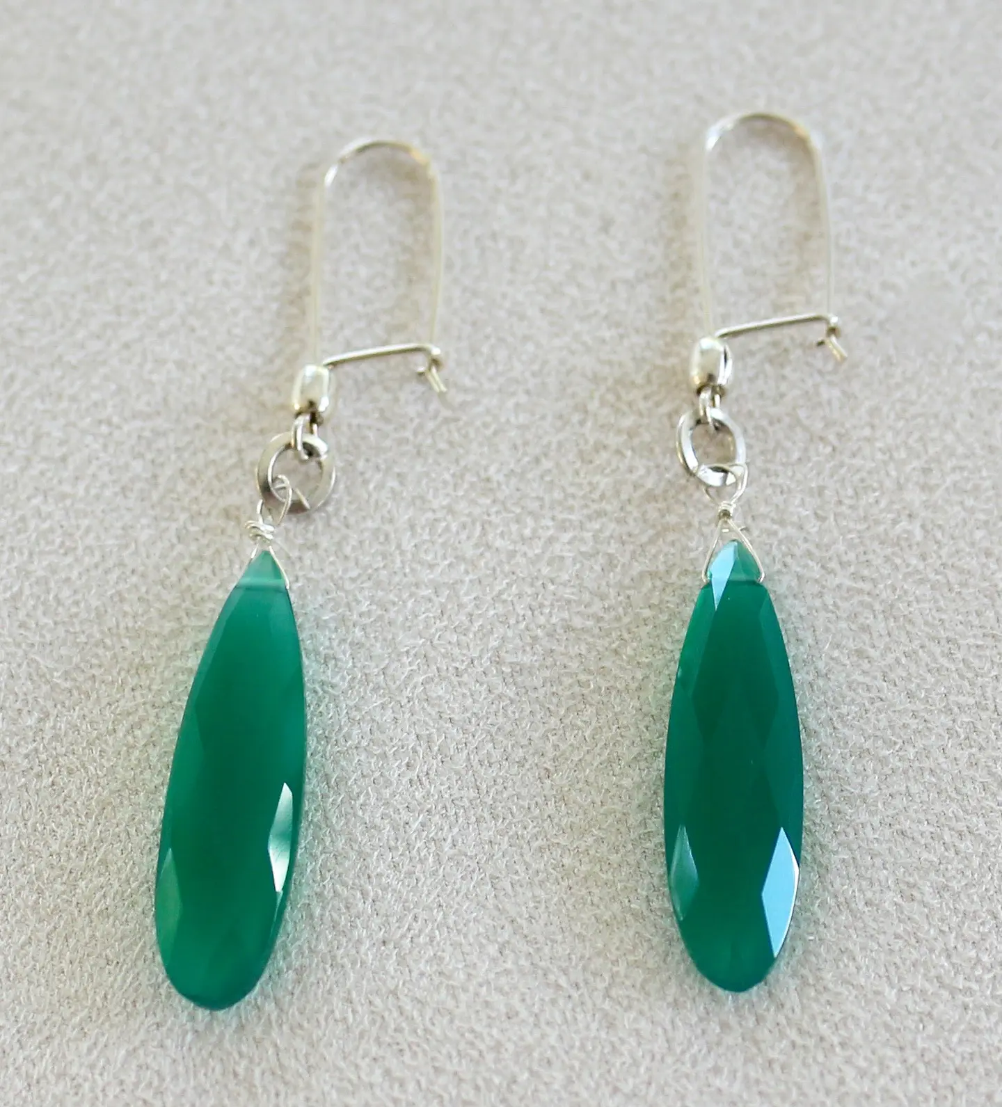 Aros de Plata con Calcedonia Verde. 1