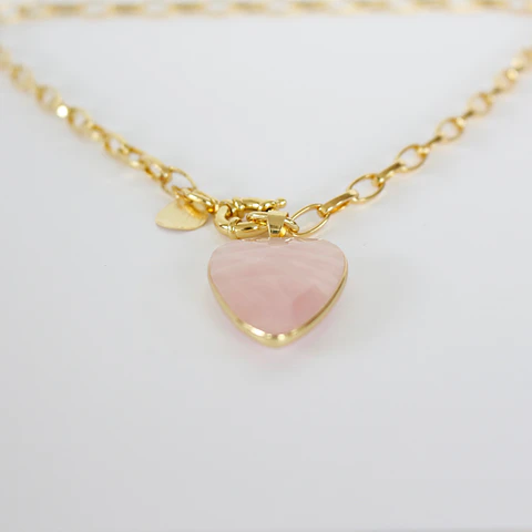 Collar bañado en oro con Cuarzo Rosado.