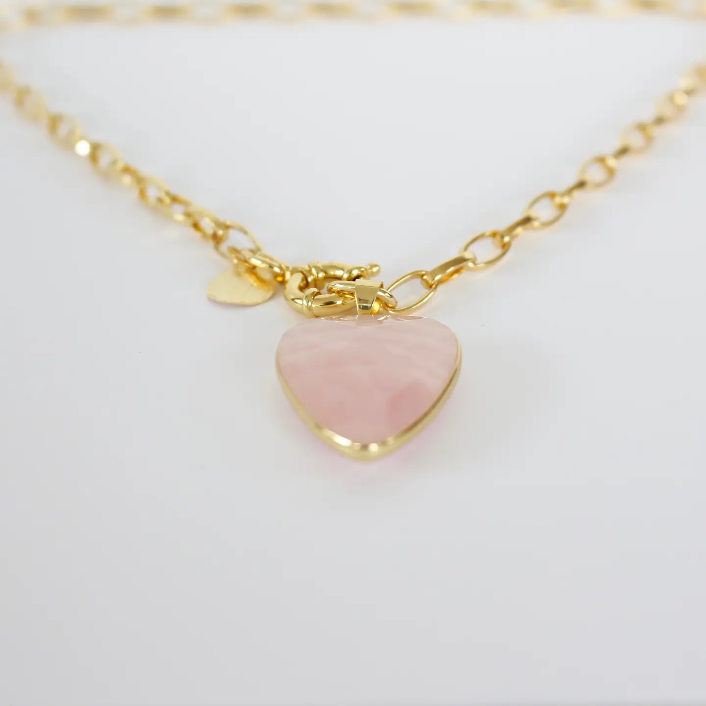 Collar bañado en oro con Cuarzo Rosado. 1