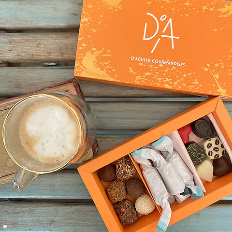 Tournai, Caja Mix de Bombones, Rocher, Trufas y Calugas 270g