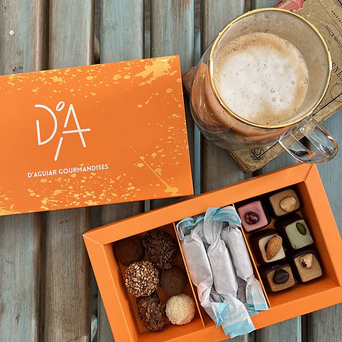 Namur, Caja Mix de Rocher, Trufas, Calugas y Mazapanes 300g