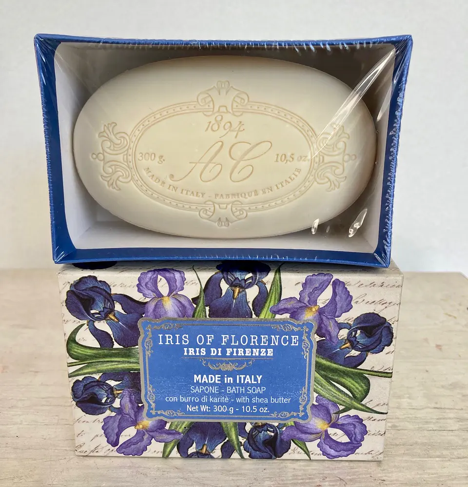 Estuche con  Jabón Italiano Iris. 2