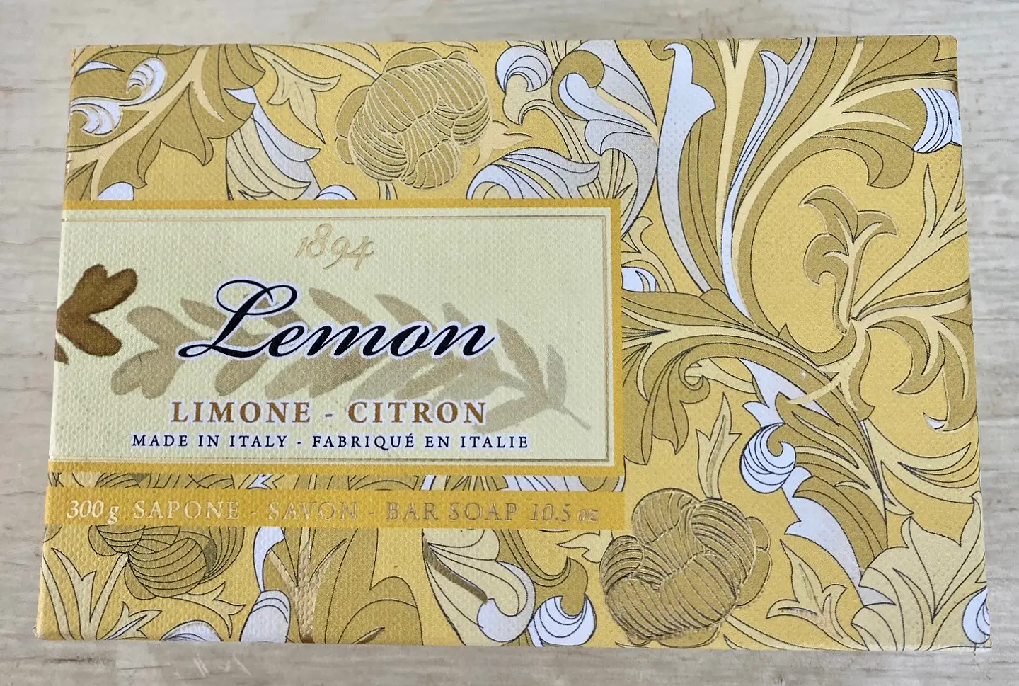 Estuche con  Jabón Italiano Limón. 3