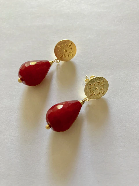 Aros bañados en oro con Agata Roja.
