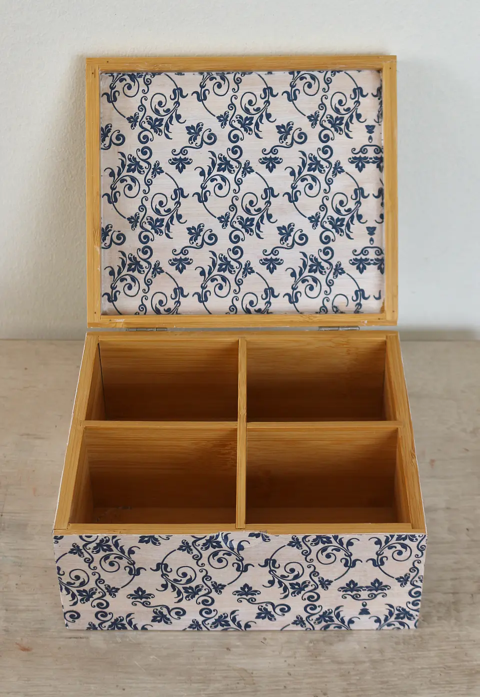 Caja De Bambú Flores Azules 2