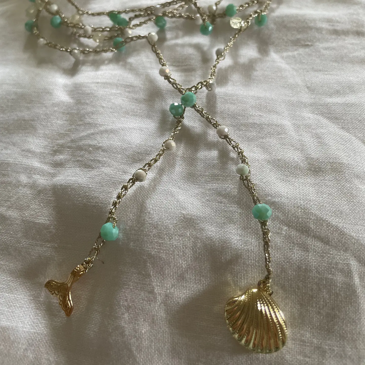 Collar a crochet con dorado-Colección Marina 1