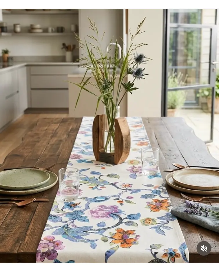 Camino de Mesa Hojas Celestes.