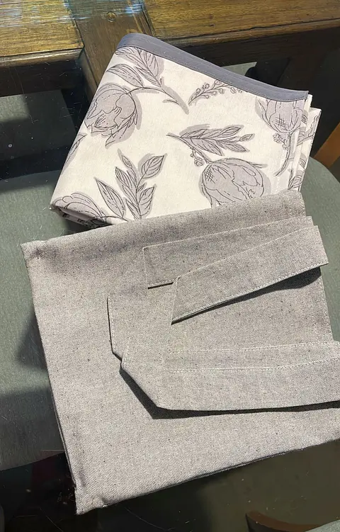 Mantel de Cama Flores Grises