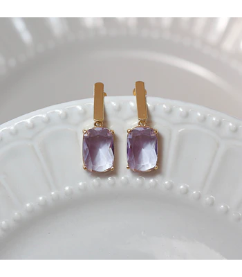 Aros bañados en oro con Cristal lila.