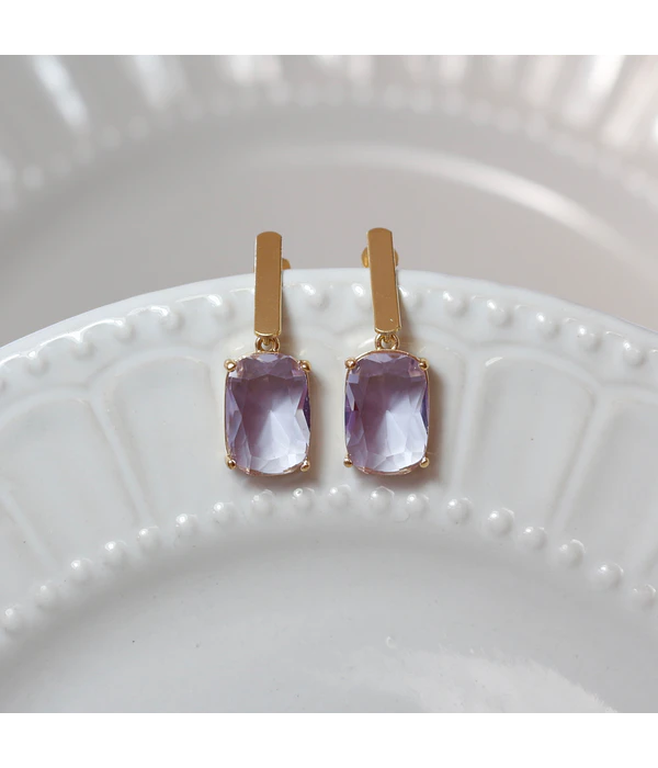 Aros bañados en oro con Cristal lila.