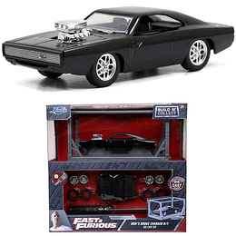 Kit die-cast para armar Dom's Dodge Charger R/T 1:55 Fast and Furious