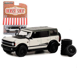 2021 Ford Bronco Wildtrak with Spare Tires The Hobby Shop 1:64