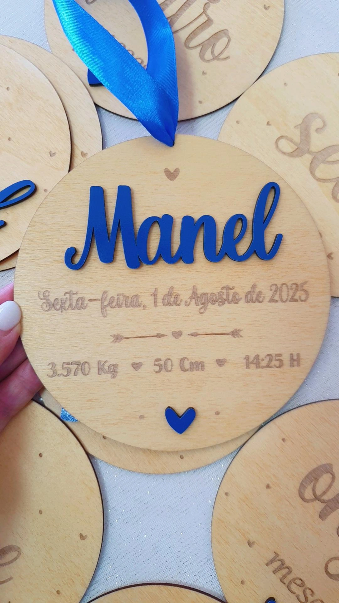 Rodela com dados de nascimento coração 1