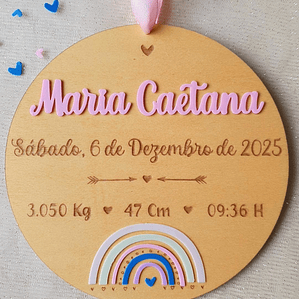 Rodela com dados de nascimento arco íris