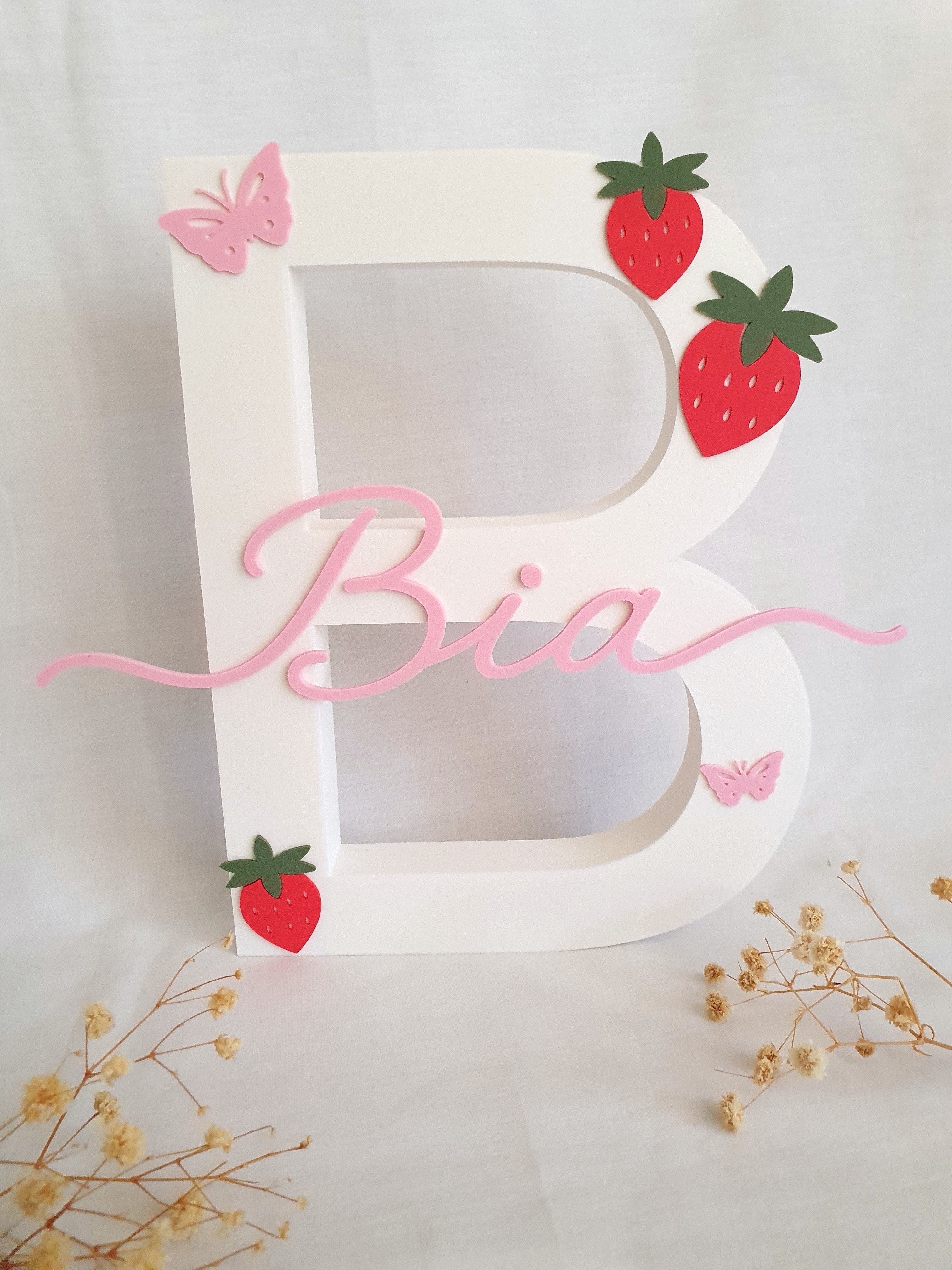 Letra Decorativa 3D - Morangos e borboletas 1